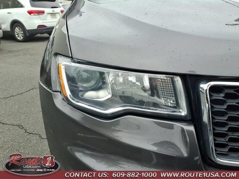 Used 2019 Jeep Grand Cherokee Laredo AWD/4WD image 10