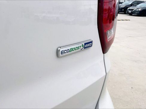 Used 2017 Ford Explorer Platinum image 40