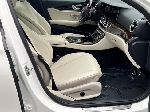 Used 2022 Mercedes-Benz E 350 4MATIC Sedan image 19