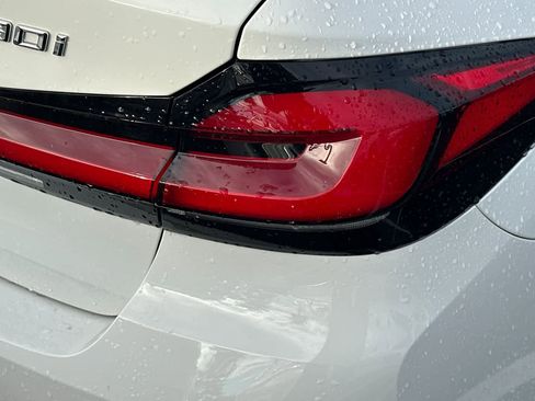 Certified 2023 BMW 530i xDrive w/ Premium Package image 15