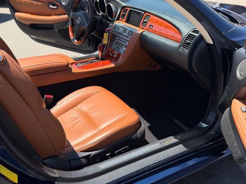 Used 2005 Lexus SC 430 Convertible w/ Preferred Accessory Pkg RWD image 65