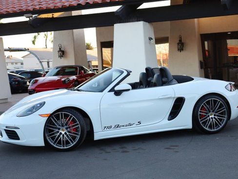 Used 2024 Porsche 718 Boxster S RWD image 5