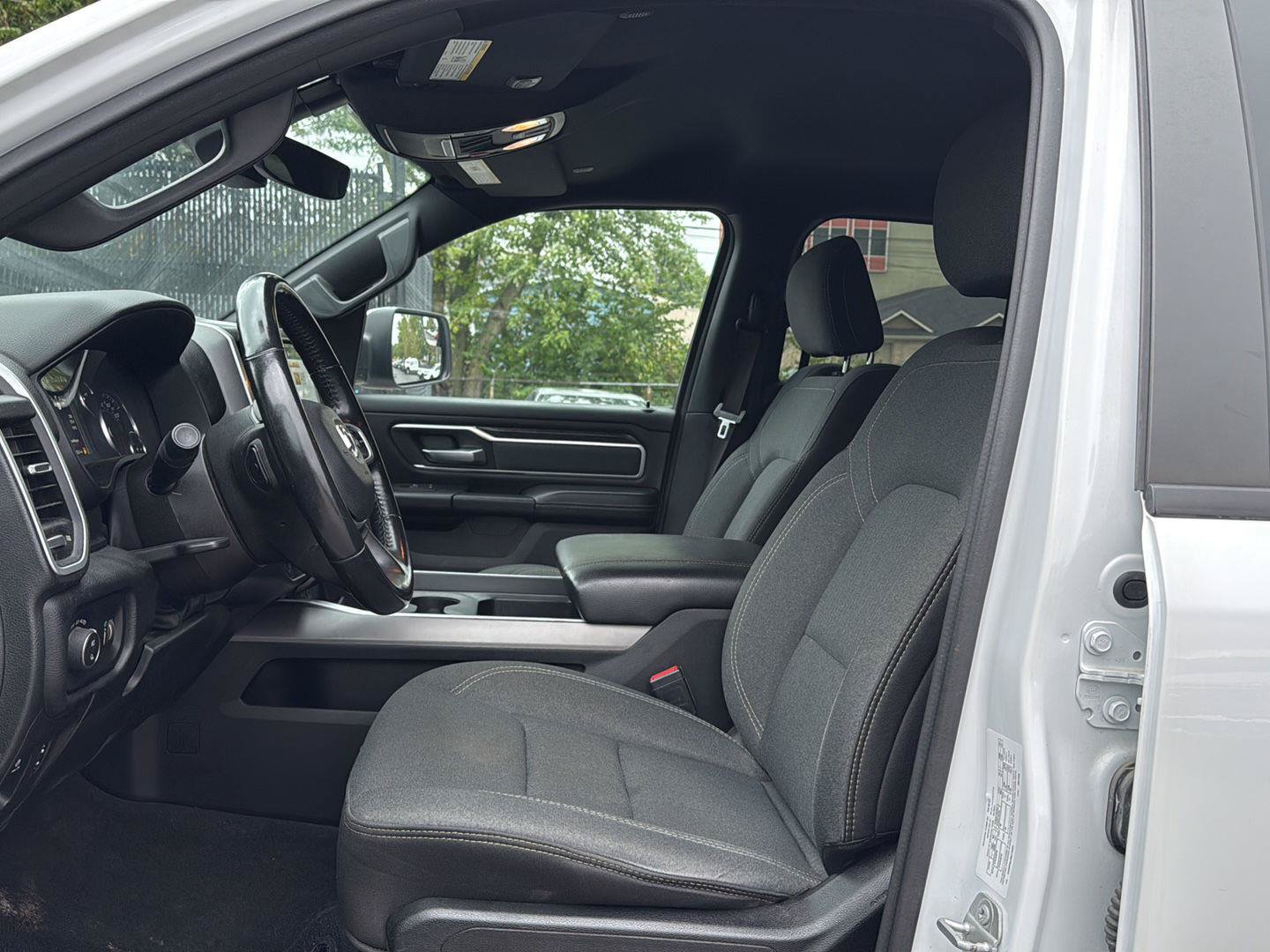 Used 2022 RAM 1500 Big Horn AWD/4WD image 9
