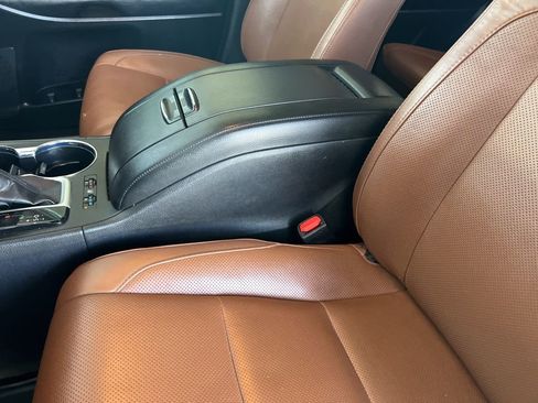 Used 2019 Toyota Highlander Limited image 29