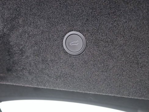 Used 2022 Tesla Model S image 40