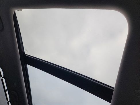 New 2025 Honda Pilot Touring image 14