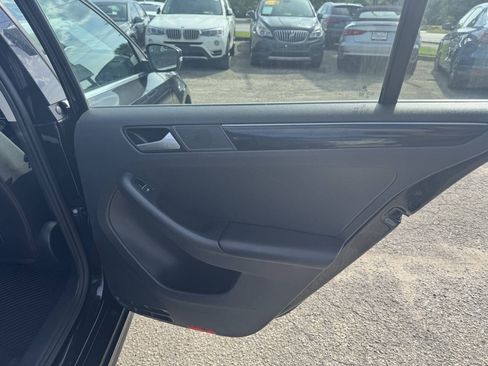 Used 2017 Volkswagen Jetta SEL FWD image 17