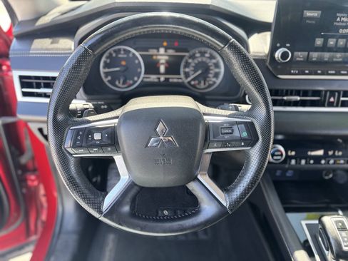 Used 2023 Mitsubishi Outlander SE FWD image 12