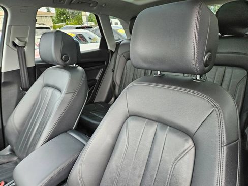 Used 2018 Audi Q5 2.0T Premium Plus w/ Premium Plus Package AWD/4WD image 16