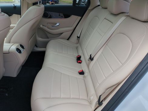Used 2022 Mercedes-Benz GLC 300 image 30
