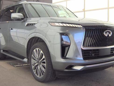 Used 2025 INFINITI QX80 Sensory AWD/4WD image 4