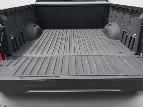 Used 2025 Toyota Tundra SR5 w/ SR5 Convenience Package AWD/4WD image 9