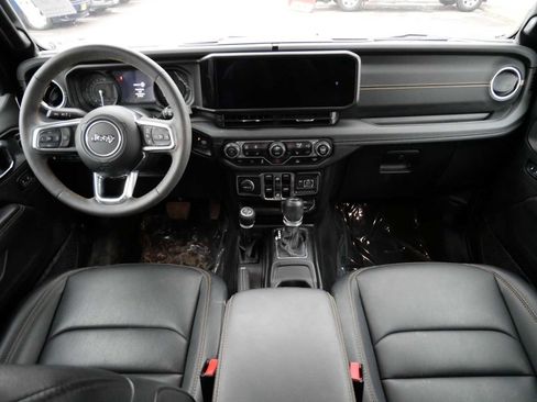 Used 2024 Jeep Wrangler Sahara AWD/4WD image 10