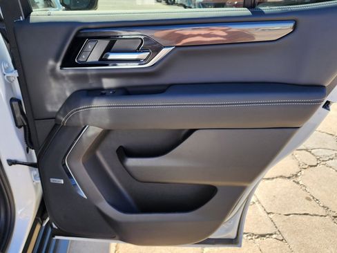 New 2026 GMC Yukon Elevation image 43