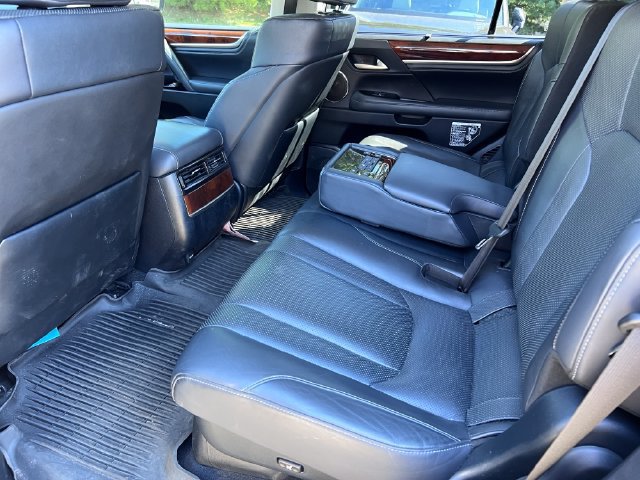 Used 2019 Lexus LX 570 4WD w/ Luxury Package image 8