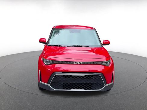 Used 2025 Kia Soul LX w/ LX Technology Package FWD image 4