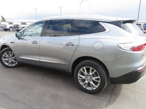 Used 2023 Buick Enclave Premium w/ Experience Buick Package image 7