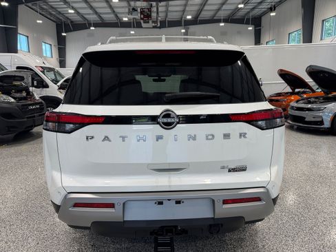 Used 2023 Nissan Pathfinder SL w/ SL Premium Package AWD/4WD image 7