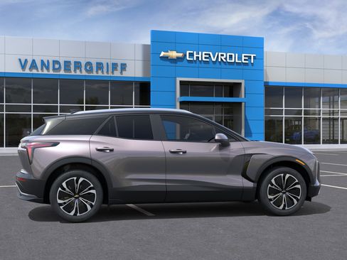 Used 2025 Chevrolet Blazer EV LT AWD/4WD image 5