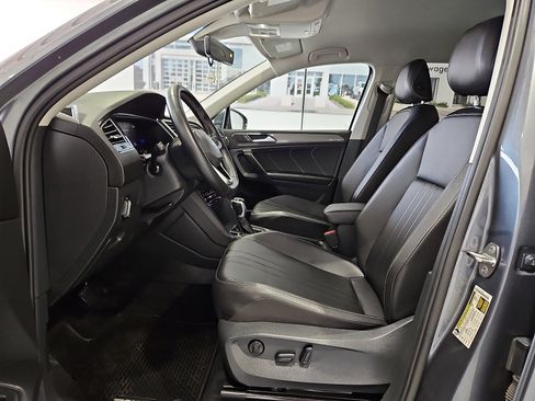 Certified 2022 Volkswagen Tiguan SE image 12