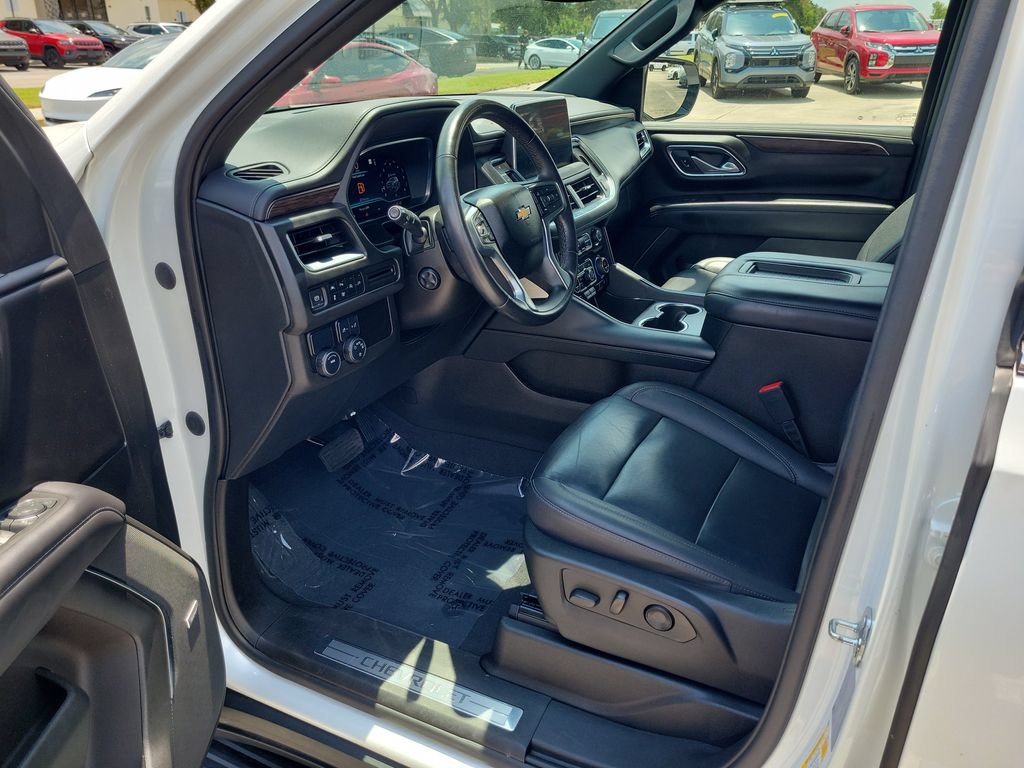 Used 2022 Chevrolet Tahoe LT w/ Luxury Package RWD image 15