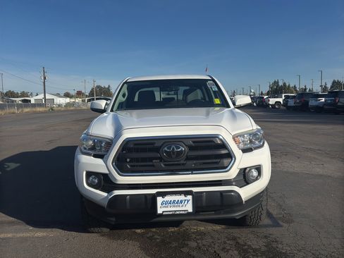 Used 2018 Toyota Tacoma SR5 image 2