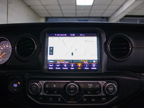 Certified 2022 Jeep Wrangler Unlimited Sahara image 16