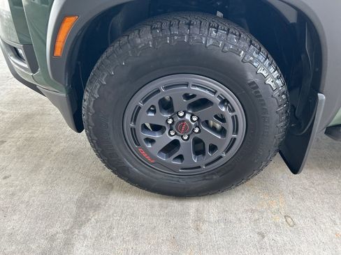 Used 2025 Nissan Frontier Pro-X RWD image 13