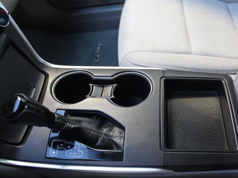 Used 2016 Toyota Camry LE image 31