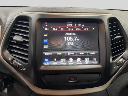 Used 2014 Jeep Cherokee Latitude w/ Cold Weather Group AWD/4WD image 15