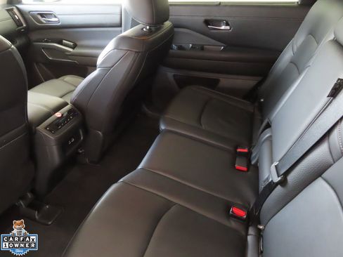 Used 2025 Nissan Pathfinder SL FWD image 23