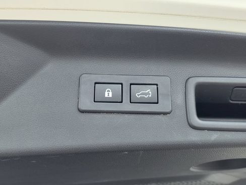 Certified 2025 Subaru Forester Premium AWD/4WD image 10