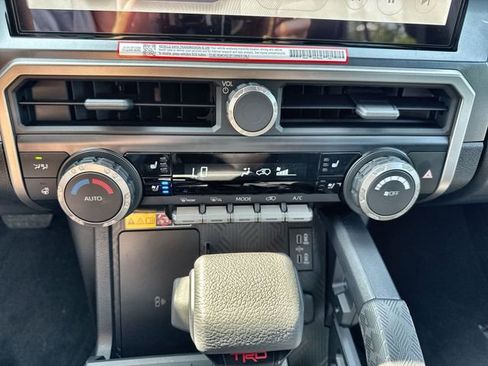 New 2025 Toyota 4Runner TRD Off-Road Premium image 28