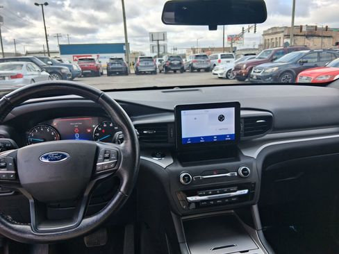 Used 2020 Ford Explorer XLT w/ Comfort Package AWD/4WD image 15
