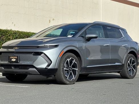 Certified 2024 Chevrolet Equinox EV LT image 8