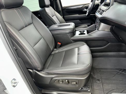 Used 2023 Chevrolet Suburban RST w/ Sport Performance Package image 37