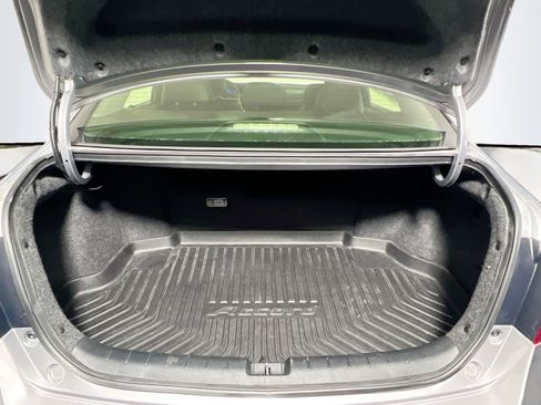 Used 2017 Honda Accord Touring image 34