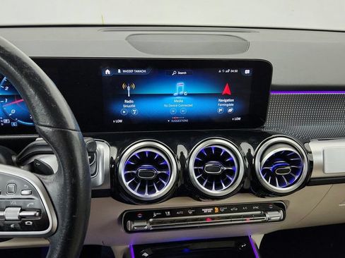 Used 2022 Mercedes-Benz GLB 250 w/ Premium Package Lite image 16