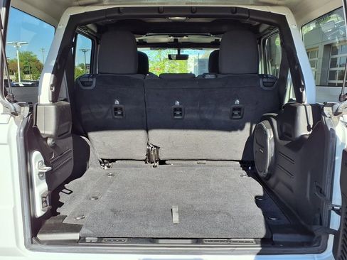Used 2019 Jeep Wrangler Unlimited Sahara w/ Uconnect 4C Nav & Sound Group AWD/4WD image 24
