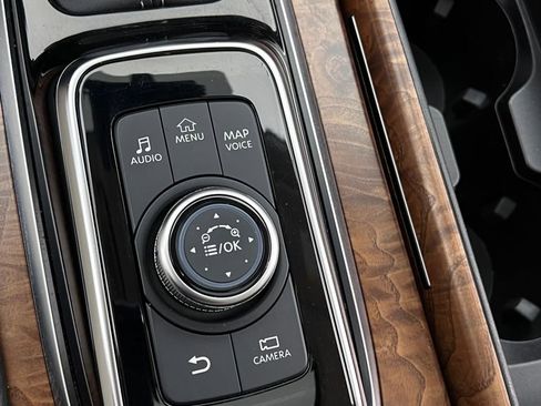 Used 2022 Nissan Armada SL w/ Captain's Chairs Package image 23