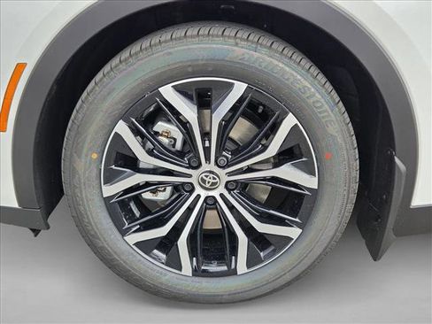 New 2026 Toyota Crown XLE image 10