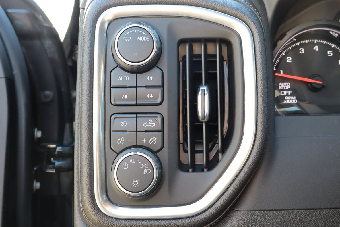 Used 2020 Chevrolet Silverado 1500 RST w/ True North Edition AWD/4WD image 17