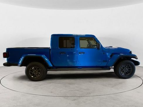 New 2025 Jeep Gladiator Sport image 7