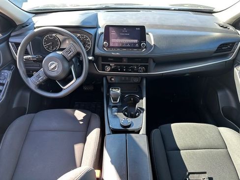 Used 2024 Nissan Rogue S image 17
