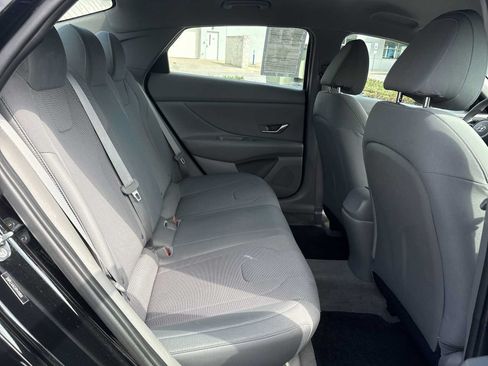 Used 2023 Hyundai Elantra SE FWD image 23
