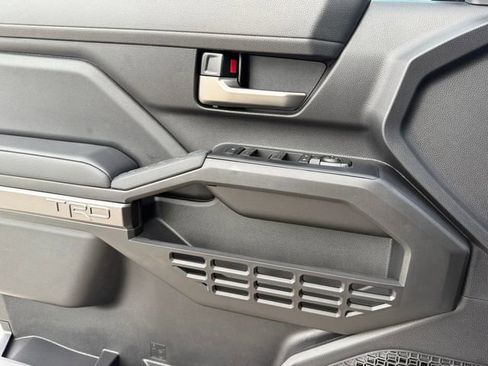 Used 2025 Toyota Tacoma TRD Sport image 22