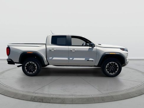 Used 2026 GMC Canyon AT4 AWD/4WD image 9