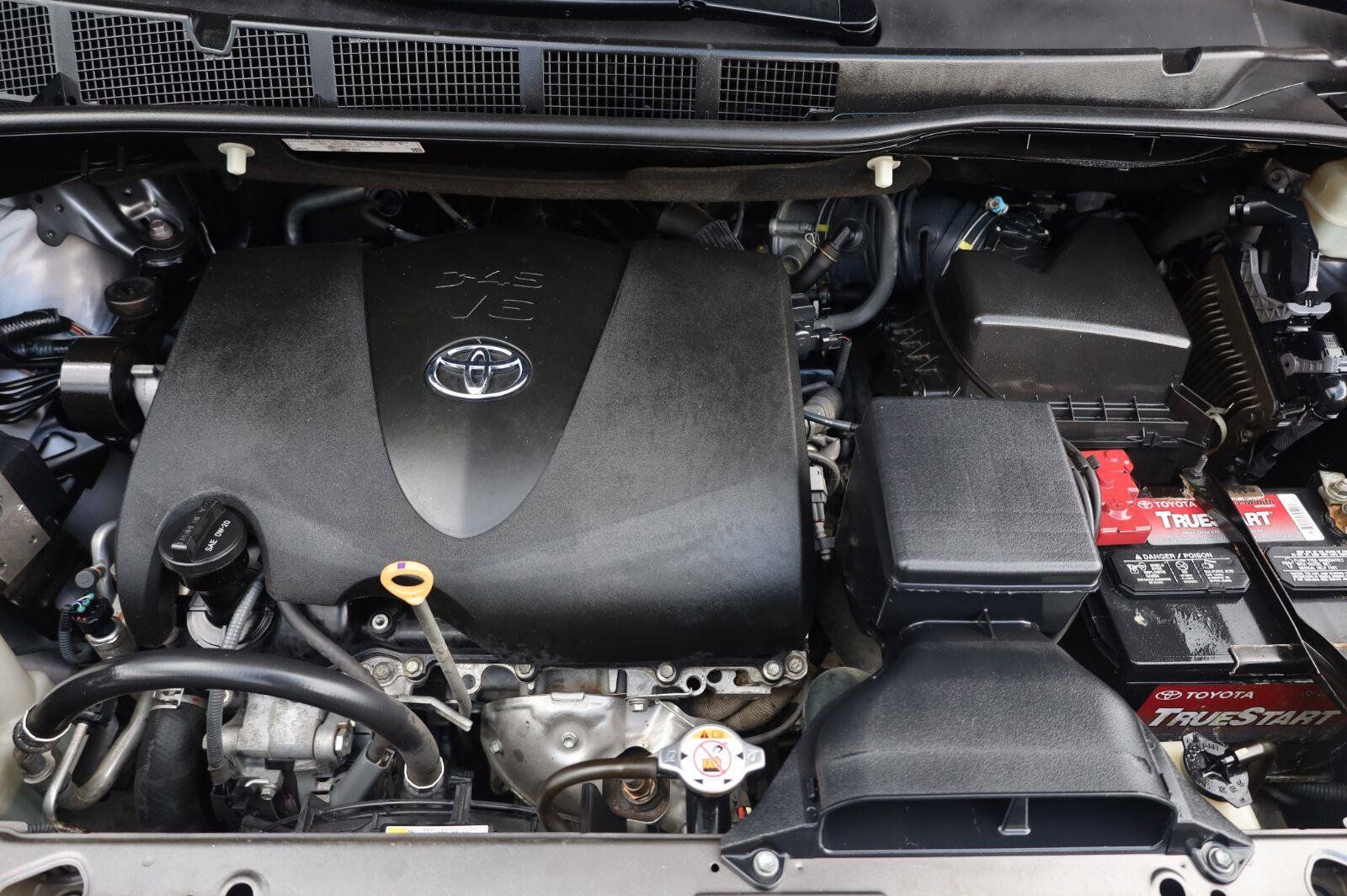 Used 2019 Toyota Sienna XLE Premium FWD image 10