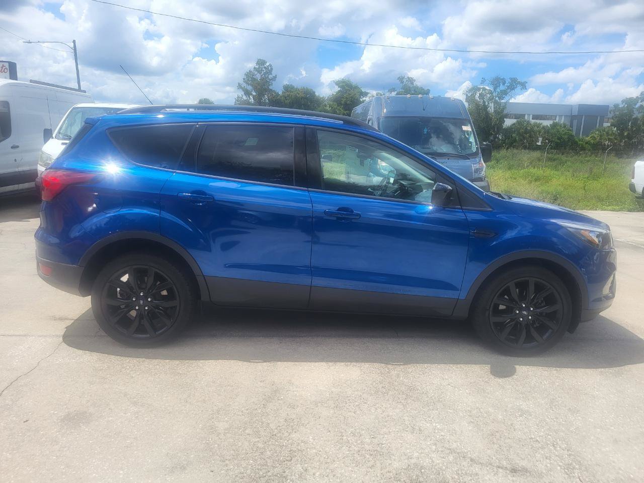 Used 2019 Ford Escape SE w/ SE Sport Appearance Package AWD/4WD image 10