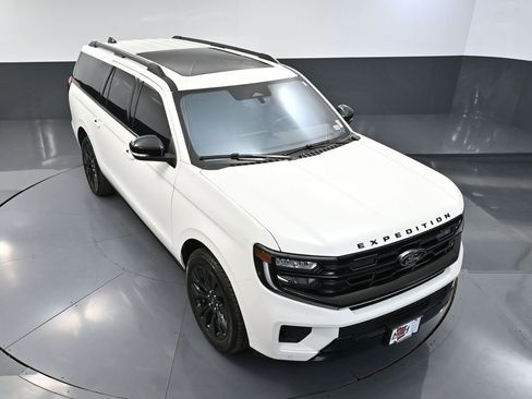 Used 2025 Ford Expedition Max Platinum w/ Stealth Appearance Package AWD/4WD image 70